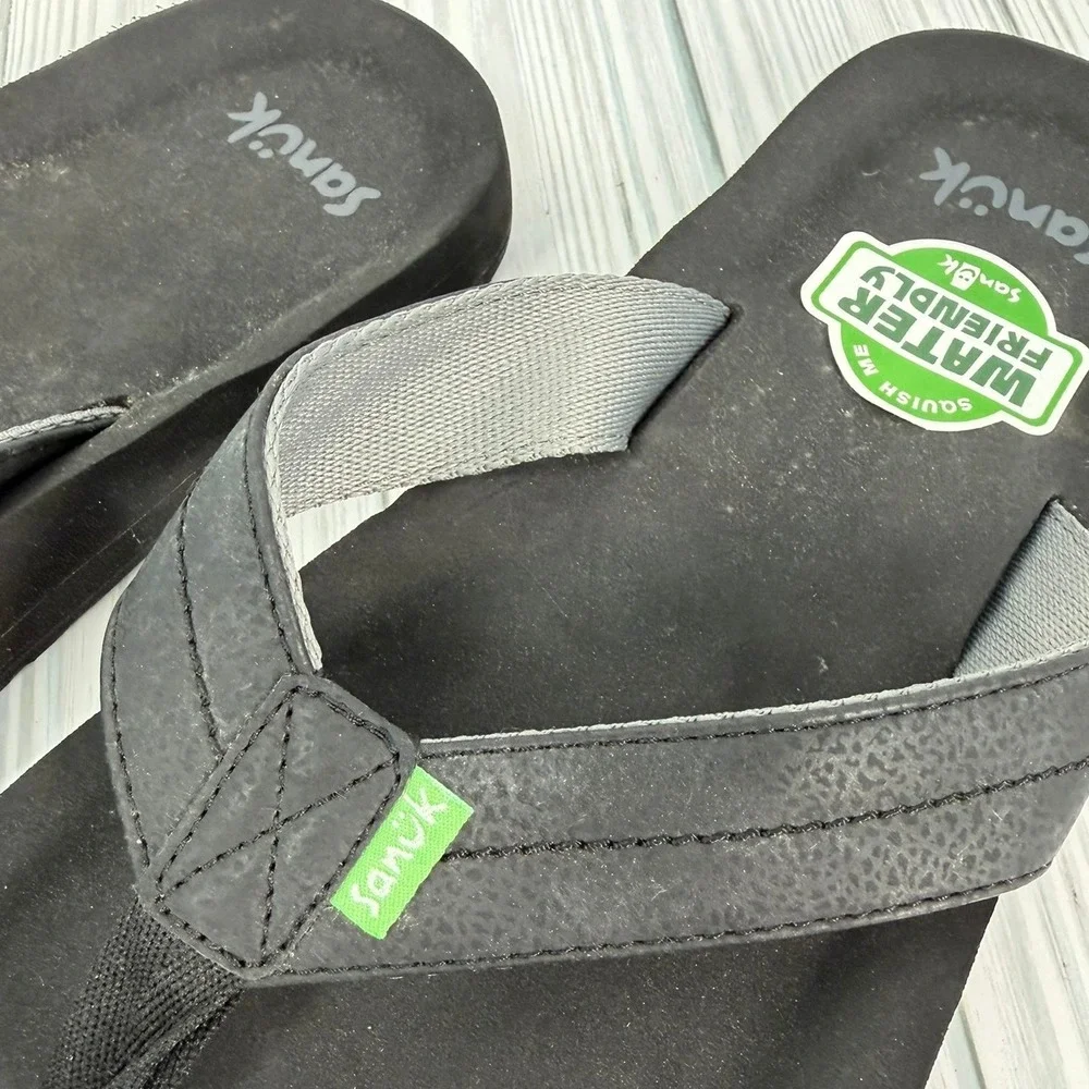Sanuk mens Burm Black Water Friendly Yoga Mat Flip Flop Sandals Mens Size 9 NEW